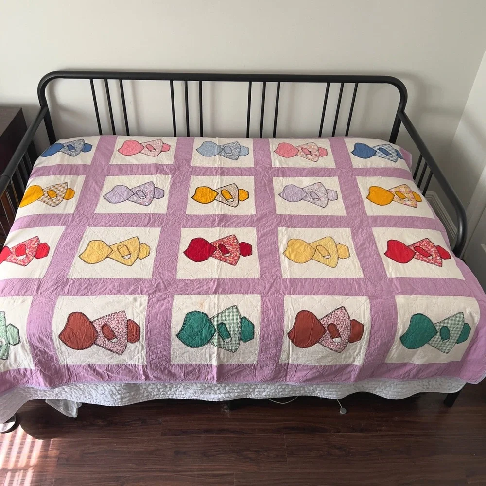 Vintage Antique Sunbonnet Sue Quilt Hand Quilted Embroidered Feedsacks Lavender